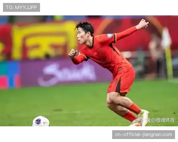 谢文能危险动作染红离场 泰山少打一人加剧防守压力